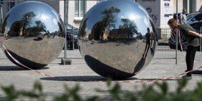 Гигантские капли. В Киеве установят новый арт-объект Единение, созданный для Харькова