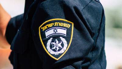 Бил, душил подушкой и угрожал жене пистолетом: полицейский с севера Израиля отдан под суд