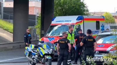В Праге спешившая в больницу «скорая» сбила пешехода