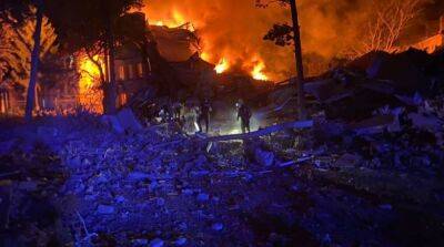 В Харькове из-за обстрела российских оккупантов уничтожен жилой дом, есть погибшие и раненые