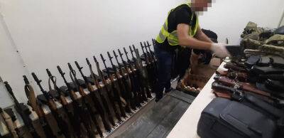 Один з добробатів Києва викрили на незаконному зберіганні зброї