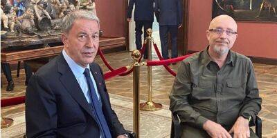 Резников встретился во Львове с министром обороны Турции