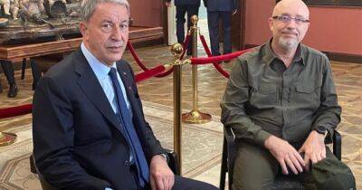 Во Львове провели встречу главы Минобороны Украины и Турции