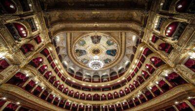 «Маскарад»: Одесская опера уже не подтанцовывает россии