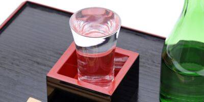 Да здравствует саке! В Японии ищут способ увеличить потребление алкоголя населением