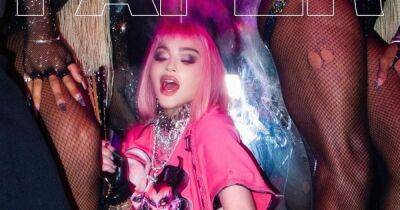 64-летняя Мадонна появилась на обложке глянца с ярко-розовым каре (фото)