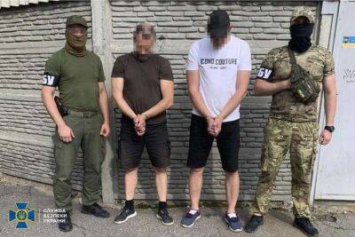 СБУ затримала двох екс-поліцейських, які зливали окупантам позиції ЗСУ
