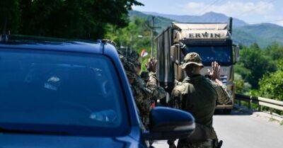Возобновилось движение через пропускные пункты между Косово и Сербией