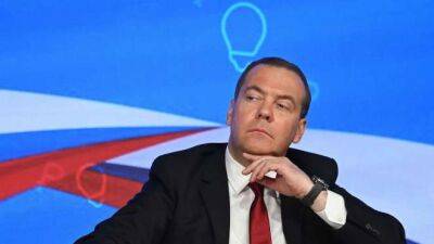 «Посты Медведева, принимаемые за алкогольный лытдыбр «держите меня семеро», — глубоко продуманный шаг