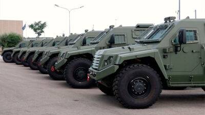 Перші закуплені Фондом Порошенка бронеавтомобілі MLS Shield прибули в Україну