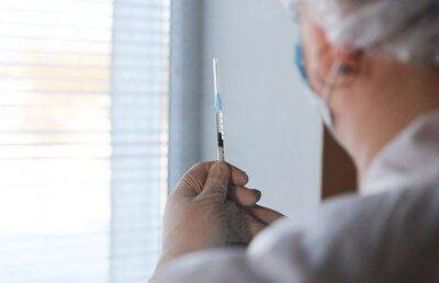 В ближайшее время в Беларуси начнут разливать свою вакцину от COVID-19, заявил Лукашенко