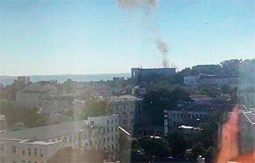Момент атаки беспилотника-камикадзе на штаб Черноморского флота в Севастополе попал на видео