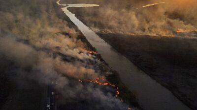 В Аргентине пытаются справиться с пожарами