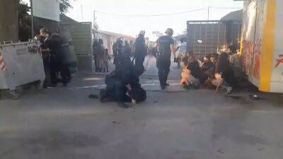 Греция: столкновения мигрантов с полицией