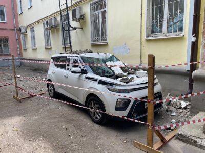 СК начал проверку после обрушения кирпичей на автомобиль в Твери