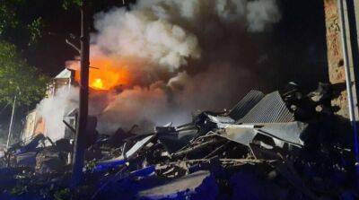 Ракетный удар по Харькову: из-под завалов общежития достали еще три тела
