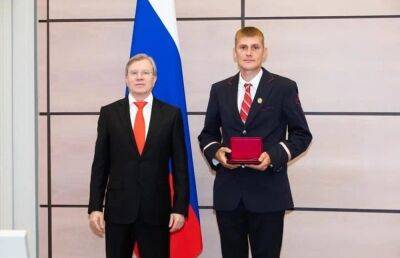 Железнодорожнику из Тверской области вручили награду «За спасение погибавших»
