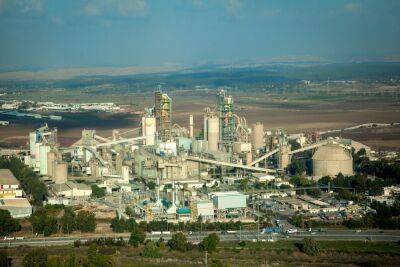 Цементный завод «Нешер» наказали смехотворным штрафом за выбросы ртути в атмосферу