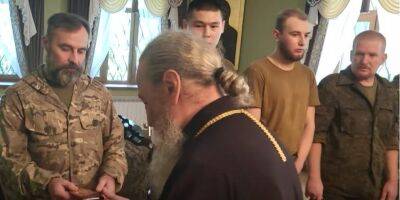 Предстоятель УПЦ (МП) Онуфрий встретился с пленными россиянами и пожелал «чтобы Бог оберегал всех людей на поле боя»