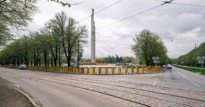Начато обустройство площадки для сноса памятника в парке Победы