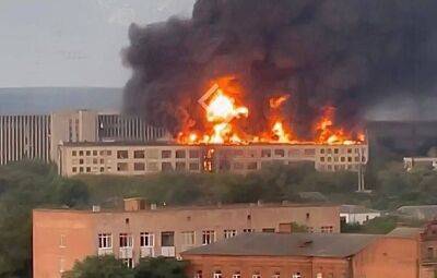 У Харкові повідомляють про масштабну пожежу – горить будівля промислового підприємства