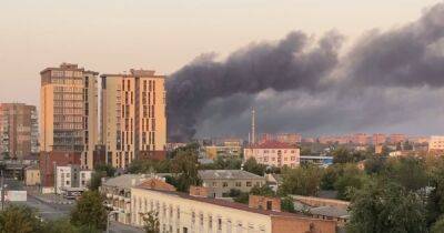 В Харькове День города начался с обстрела россиян и пожара на заводе
