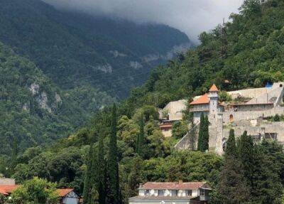 «Плотные объятия с унитазом», высокая влажность и отсутствие медпомощи: отзыв об отдыхе в Абхазии