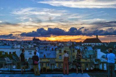 Жители Праги впервые в истории смогут заночевать на крыше дворца «Люцерна»