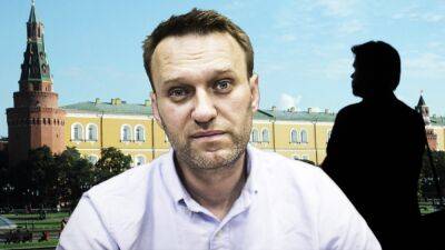 Навального снова отправили в ШИЗО: он не держал руки за спиной