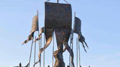 Власти Петербурга установят в Мариуполе памятник Невскому