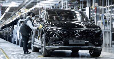 Самый дорогой электромобиль Mercedes поступил в производство: фото и подробности