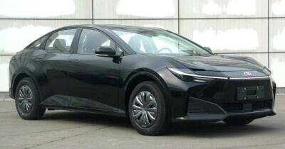 Новый электрокар Toyota показали до премьеры: он станет "зеленым" аналогом Camry (фото)