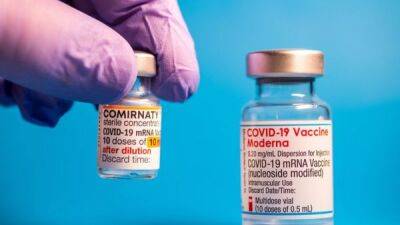 Moderna обвинила Pfizer и BioNTech в копировании своей технологии для создания вакцины от Covid-19
