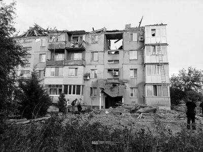 Россияне ударили по четырехэтажке в оккупированной Каменке: пятеро погибших, под завалами могут быть люди – ОВА