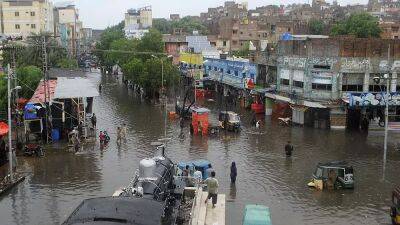 Пакистан: наводнения унесли жизни почти тысячи человек