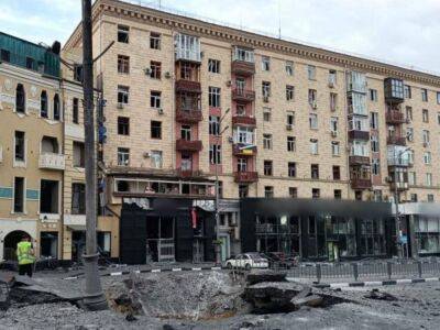 Ночной удар по центру Харькова был нанесен ракетами С-300, пострадала женщина. Харьковскую область не прекращали обстреливать