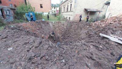 Ночной обстрела Харькова: вторая ракета ударила по улице Чернышевской (фото)