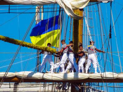 Кабмин Украины разрешил морякам выезжать за границу. Но есть условия