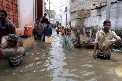 Более 1000 человек погибли в небывалых наводнениях в Пакистане