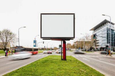 В Україні хочуть заборонити рекламні щити вздовж доріг
