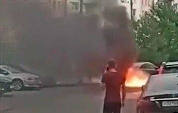 Момент поджога авто замначальника управления Генштаба РФ попал на видео
