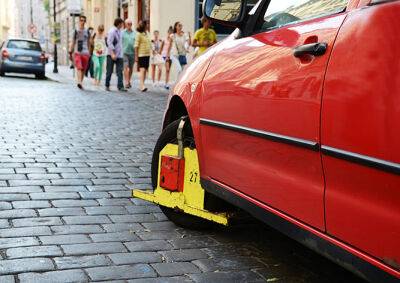 Полиция Праги подсчитала штрафы за неправильную парковку