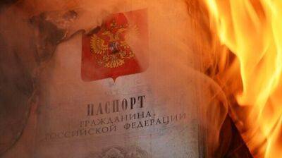 Оккупанты проваливают паспортизацию: в Бердянске раздали менее тысячи паспортов РФ