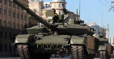 РФ готовит к отправке в Украину новый армейский корпус с танками Т-90, – WSJ