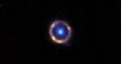 Телескоп Уэбба запечатлел почти идеальное кольцо Эйнштейна на расстоянии 12 млрд световых лет