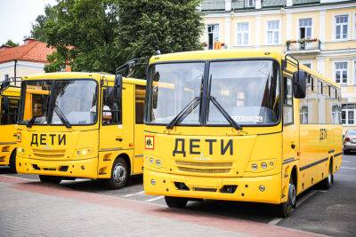 Пять районов области накануне учебного года получили новые школьные автобусы (+видео)