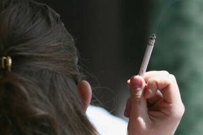 Названа причина резкого скачка доли курильщиков в ФРГ