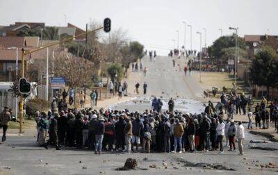 В ЮАР протестуют против высоких тарифов: есть погибшие - korrespondent - Украина - Ирак - Юар - Тарифы - Протесты