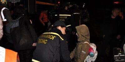 Обязательная эвакуация из Донецкой области: второй поезд с жителями региона прибыл в Александрию
