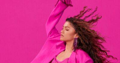 Пурпурная эйфория: Зендая появилась в новой фотосессии для Valentino